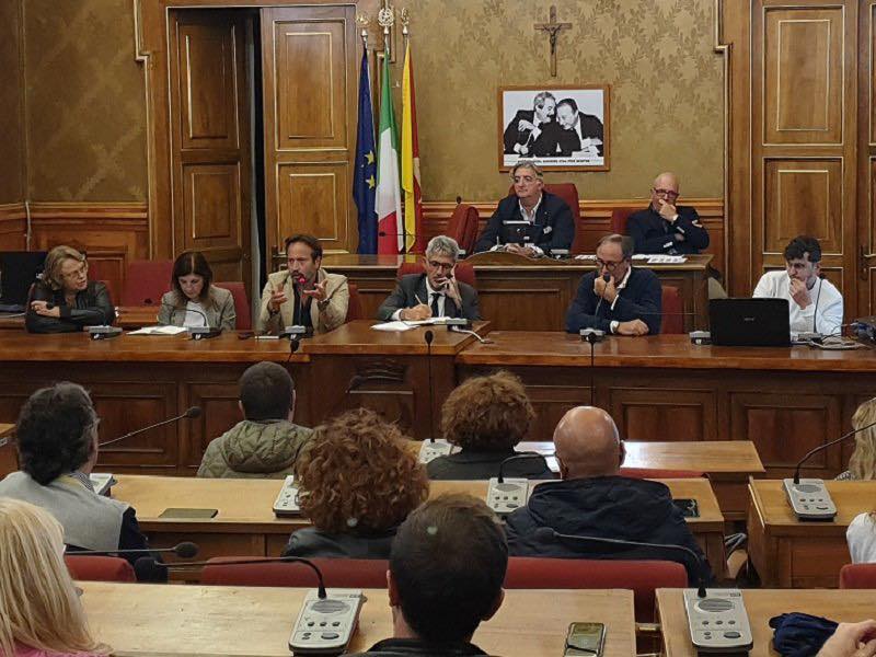 centro storico - Ragusa - riunione