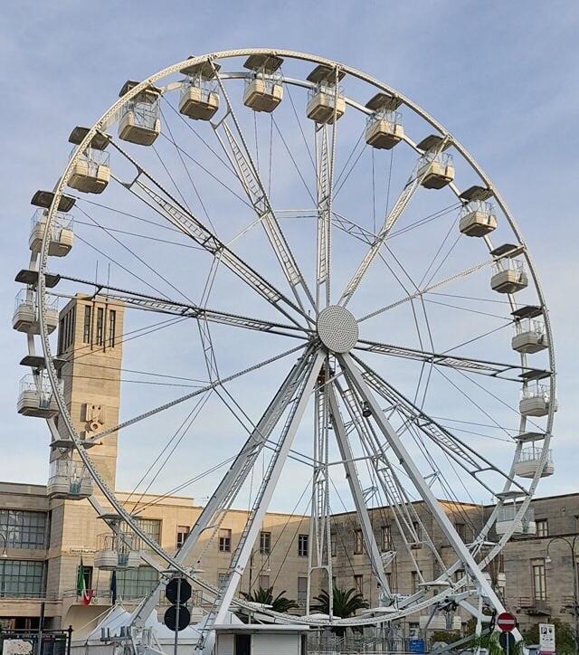 ruota panoramica - piazza Libertà - Ragusa