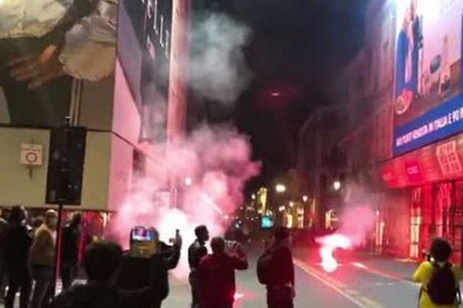 catania protesta con bombe carta