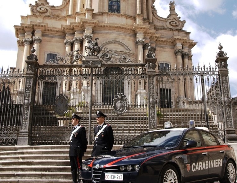 ragusa ladri in centro