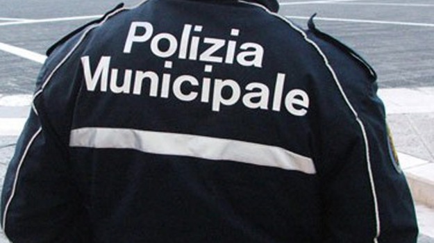 agente di polizia municipale positivo