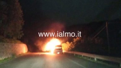 auto fiamme contrada fiumara
