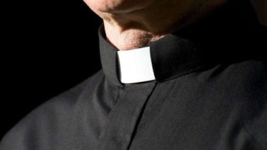 violenza sessuale - sacerdote