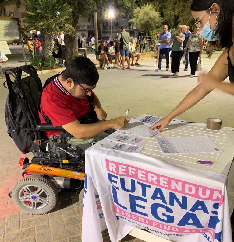 Giovanni Gulino firma per l'eutanasia legale