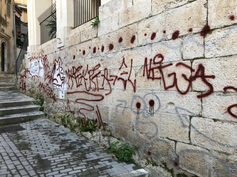 modica - vandali - centro storico