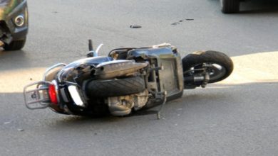 Modica - ragazza - scooter
